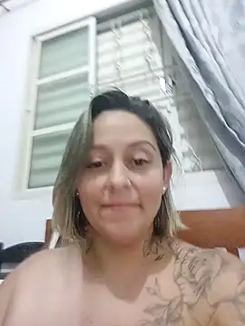 Snapshot of baixinhaloira chatting on December 15, 2024, 3:24 am baixinhaloira online show from December 15, 2024, 3:24 am