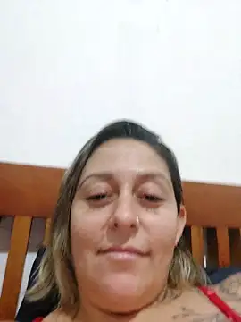 Snapshot of baixinhaloira chatting on January 2, 2025, 12:13 am baixinhaloira online show from January 2, 2025, 12:13 am