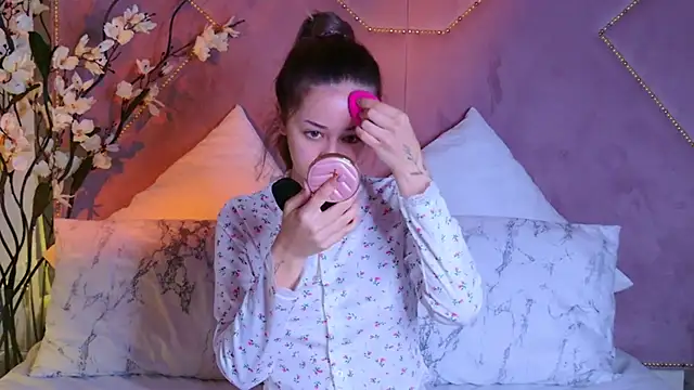 STELLA RICH online show from October 9, 2025, 8:51 pm