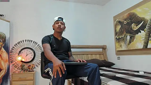 Snapshot of mr_stiven_ chatting on May 19, 2026, 3:24 am mr stiven online show from May 19, 2026, 3:24 am