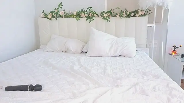 Akina starr online show from November 8, 2025, 4:12 am