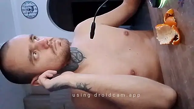 Snapshot of HappyZebra13 chatting on December 28, 2024, 9:30 pm HappyZebra13 online show from December 28, 2024, 9:30 pm