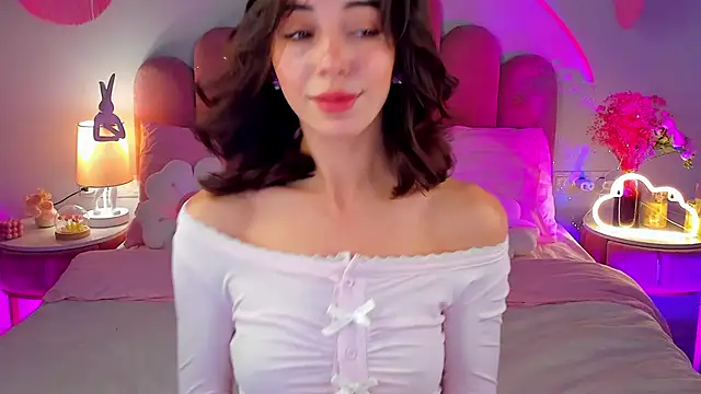 ElsaYoung online show from October 12, 2025, 7:24 pm