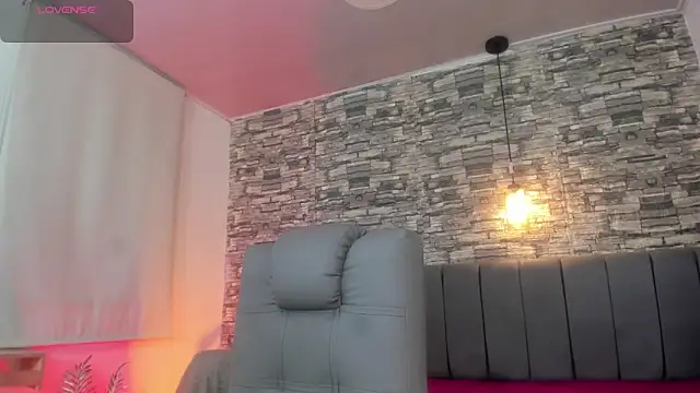 LuneObscure online show from September 15, 2025, 10:54 pm