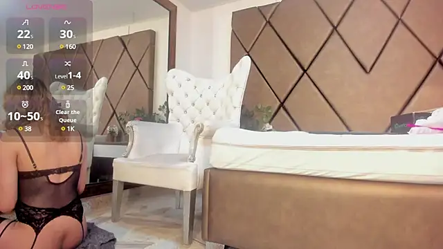 LunitaDiva online show from March 15, 2025, 1:18 pm