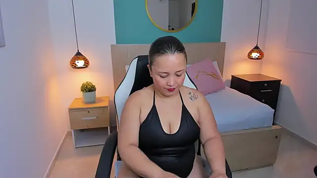 Snapshot of linda_rios_ chatting on December 26, 2024, 7:05 pm linda rios online show from December 26, 2024, 7:05 pm