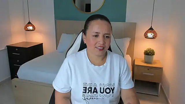 Snapshot of linda_rios_ chatting on January 7, 2025, 7:06 pm linda rios online show from January 7, 2025, 7:06 pm
