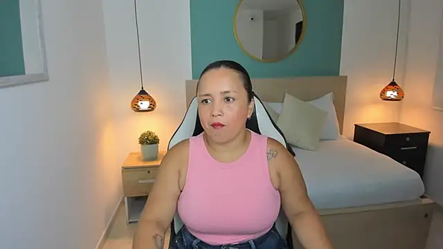 Snapshot of linda_rios_ chatting on January 11, 2025, 6:54 pm linda rios online show from January 11, 2025, 6:54 pm