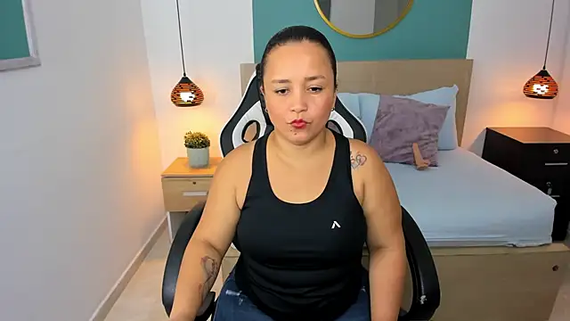 Snapshot of linda_rios_ chatting on February 12, 2025, 7:02 pm linda rios online show from February 12, 2025, 7:02 pm
