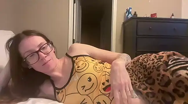 yourstrulylivy69 online show from January 2, 2025, 5:29 pm