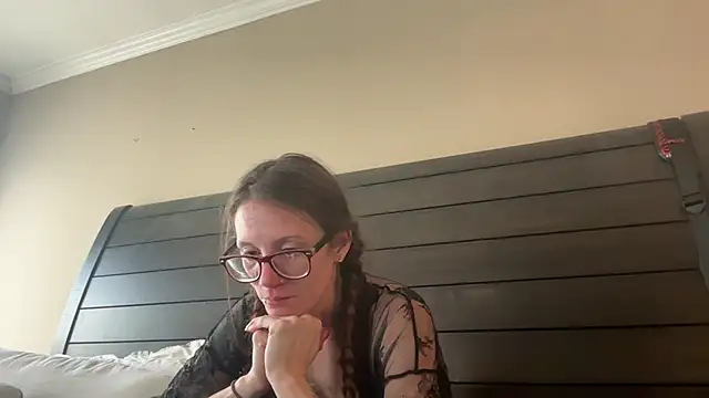 yourstrulylivy69 online show from February 20, 2025, 8:47 pm