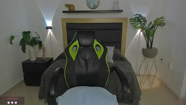 catleya 0 online show from February 5, 2025, 3:23 am