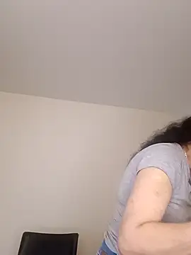 sasi luna online show from January 6, 2026, 1:48 pm