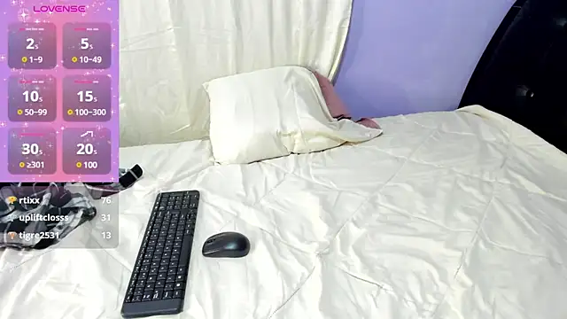 Snapshot of Jenny_Evans82 chatting on January 13, 2025, 7:21 am Jenny Evans82 online show from January 13, 2025, 7:21 am