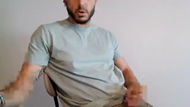 Snapshot of Strokeking4u chatting on December 22, 2025, 2:47 pm Strokeking4u online show from December 22, 2025, 2:47 pm