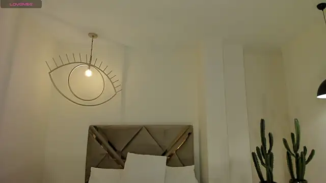 MiaFarrell  online show from March 12, 2025, 7:06 pm