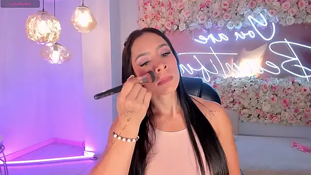 IsabelBornner online show from December 22, 2025, 6:49 pm