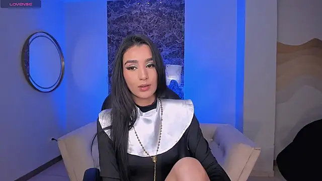 BellaCarteer  online show from October 31, 2025, 12:28 pm