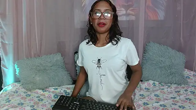 Nicole Brown1126 online show from December 20, 2024, 9:28 pm
