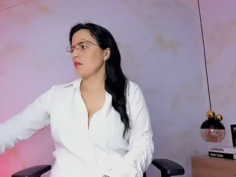 africa holmes online show from February 8, 2026, 2:48 am