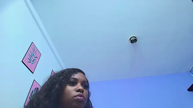 Snapshot of kinkyandsavage chatting on January 1, 2025, 12:22 pm kinkyandsavage online show from January 1, 2025, 12:22 pm