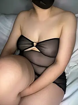 Gamzemm8888 online show from February 12, 2025, 9:33 pm