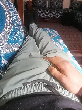 MamhounXx1 online show from February 3, 2025, 12:47 pm