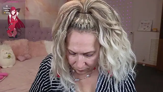 Penelope Pinky online show from February 10, 2025, 8:31 pm