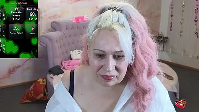 Snapshot of Penelope_Pinky chatting on March 4, 2026, 12:22 pm Penelope Pinky online show from March 4, 2026, 12:22 pm