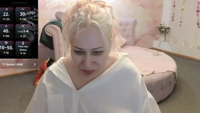 Snapshot of Penelope_Pinky chatting on April 3, 2026, 11:41 am Penelope Pinky online show from April 3, 2026, 11:41 am