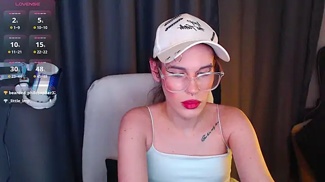 Snapshot of Cassie_Bae chatting on March 11, 2025, 12:33 am Cassie Bae online show from March 11, 2025, 12:33 am