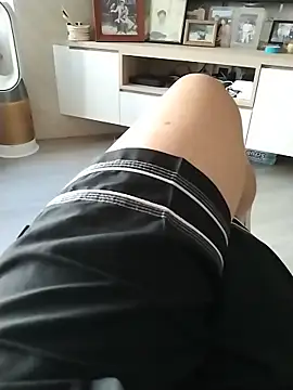 Snapshot of Dannydy2015 chatting on December 15, 2025, 2:38 am Dannydy2015 online show from December 15, 2025, 2:38 am