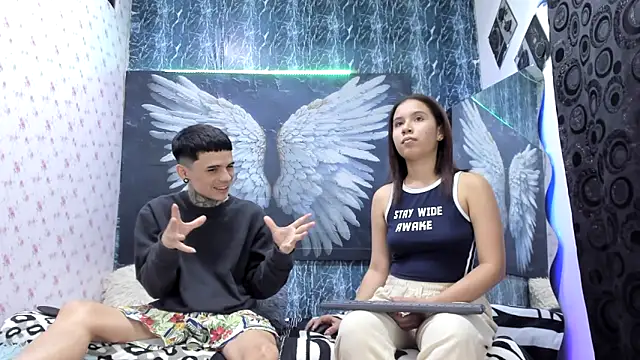 exotic hot couple online show from April 5, 2026, 11:35 pm