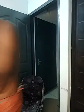 johnsinsexy online show from November 3, 2025, 4:52 pm