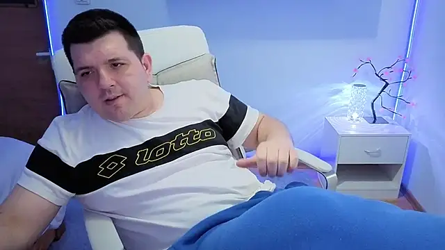 Snapshot of JasonJacks chatting on April 3, 2026, 6:44 am JasonJacks online show from April 3, 2026, 6:44 am