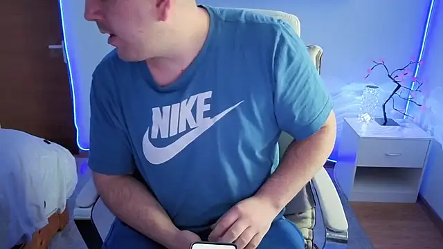 Snapshot of JasonJacks chatting on April 11, 2026, 7:45 am JasonJacks online show from April 11, 2026, 7:45 am