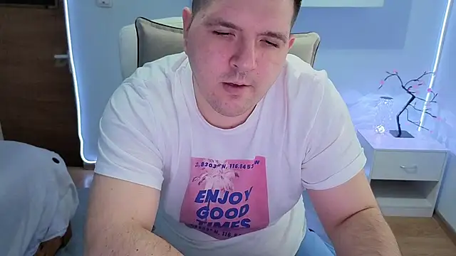 Snapshot of JasonJacks chatting on April 13, 2026, 5:46 am JasonJacks online show from April 13, 2026, 5:46 am