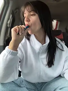 Snapshot of JulliaVegas chatting on October 23, 2025, 2:11 am JulliaVegas online show from October 23, 2025, 2:11 am