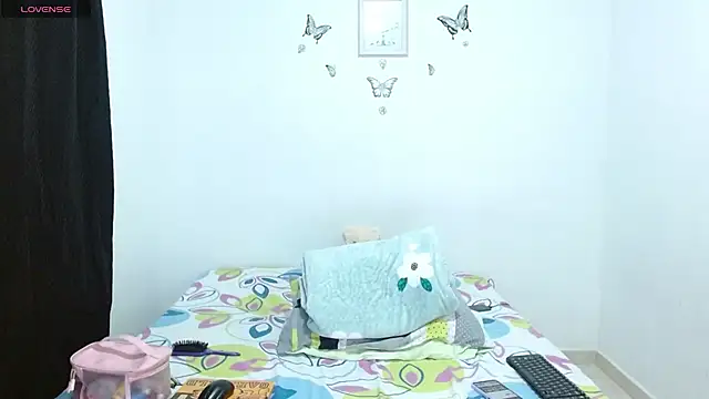 littleshydoll online show from February 14, 2026, 11:34 pm