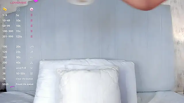 CharlotteDupontt online show from March 14, 2025, 1:46 pm