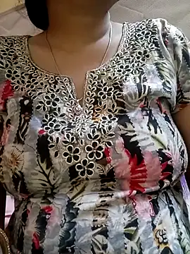 Snapshot of sunita-doll chatting on October 3, 2025, 5:32 pm sunita-doll online show from October 3, 2025, 5:32 pm