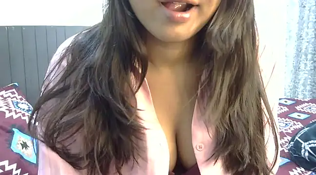 hot  surbhi online show from February 26, 2025, 12:03 pm