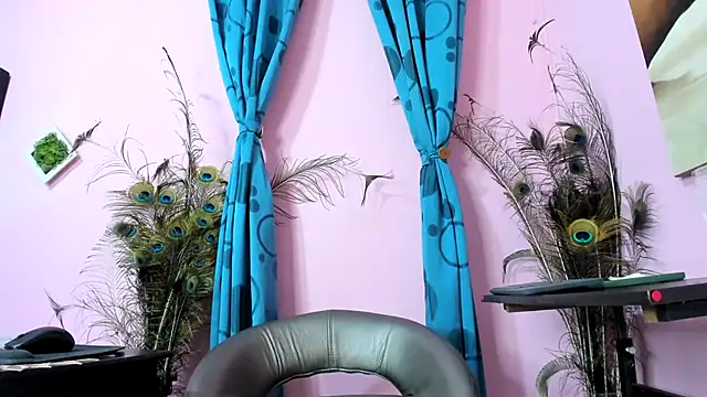 Snapshot of miss--flora chatting on October 22, 2025, 10:26 am miss--flora online show from October 22, 2025, 10:26 am