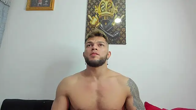vincent carusso94 online show from February 1, 2025, 10:44 pm