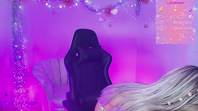 EmmaJhonnsson online show from December 26, 2024, 8:00 pm