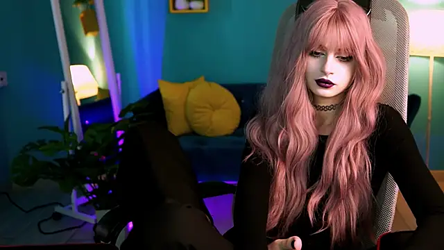 JadeCastle  online show from March 19, 2025, 5:19 am