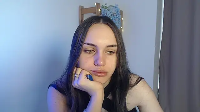 Snapshot of IrinaShayk18 chatting on January 3, 2025, 8:32 am IrinaShayk18 online show from January 3, 2025, 8:32 am