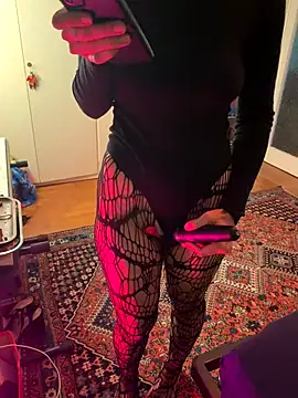 littlewitchxoxo online show from October 26, 2025, 7:47 am