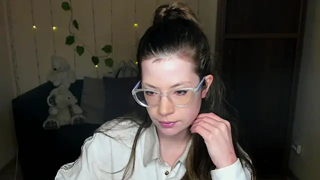 Snapshot of Alicia_redfollow chatting on January 14, 2025, 6:24 am Alicia redfollow online show from January 14, 2025, 6:24 am