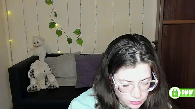 Snapshot of Alicia_redfollow chatting on February 16, 2025, 3:37 am Alicia redfollow online show from February 16, 2025, 3:37 am